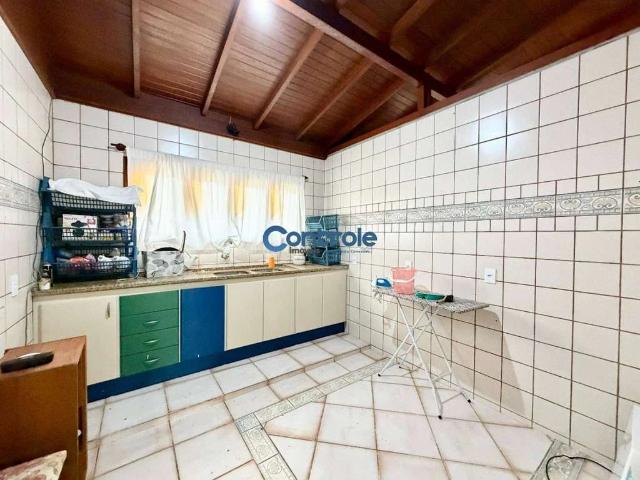 Casa / Sobrado para Venda em São José/SC Barreiros 4 Quartos
