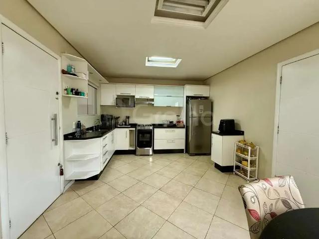 Casa / Sobrado para Venda em São José/SC Barreiros 4 Quartos