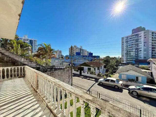 Casa / Sobrado para Venda em São José/SC Barreiros 4 Quartos