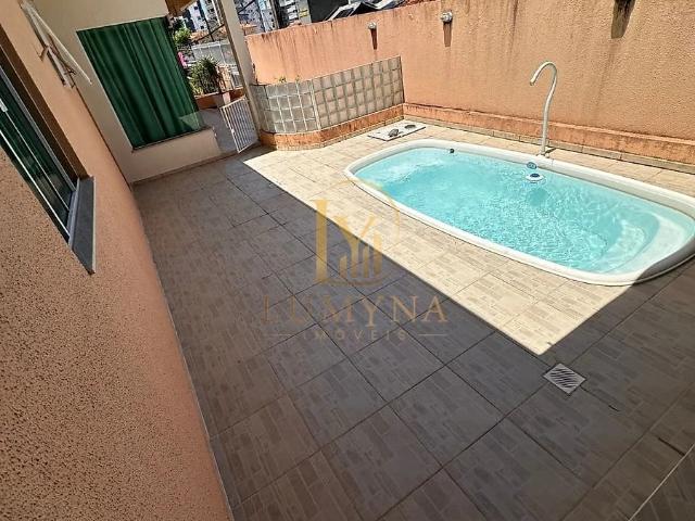 Casa / Sobrado para Venda em São José/SC Barreiros 4 Quartos