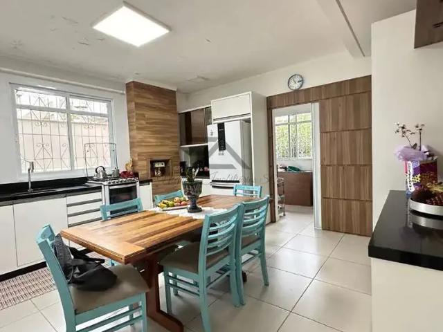 Casa / Sobrado para Venda em São José/SC Barreiros 4 Quartos