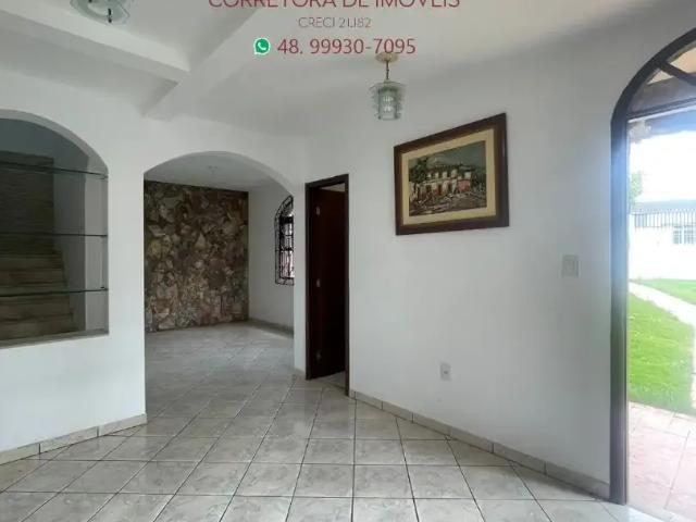 Casa / Sobrado para Venda em São José/SC Barreiros 5 Quartos