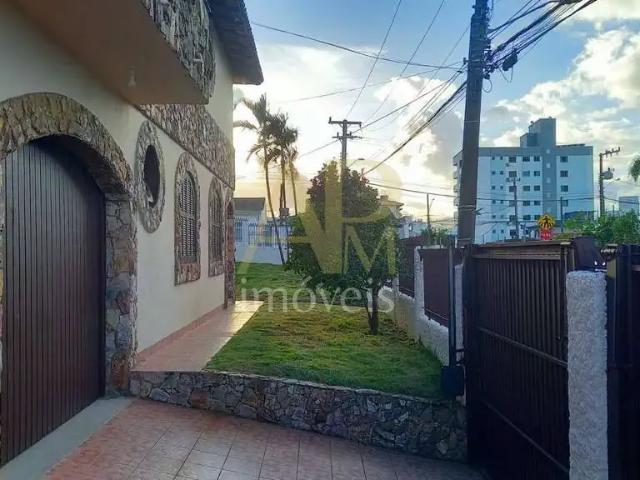 Casa / Sobrado para Venda em São José/SC Barreiros 5 Quartos