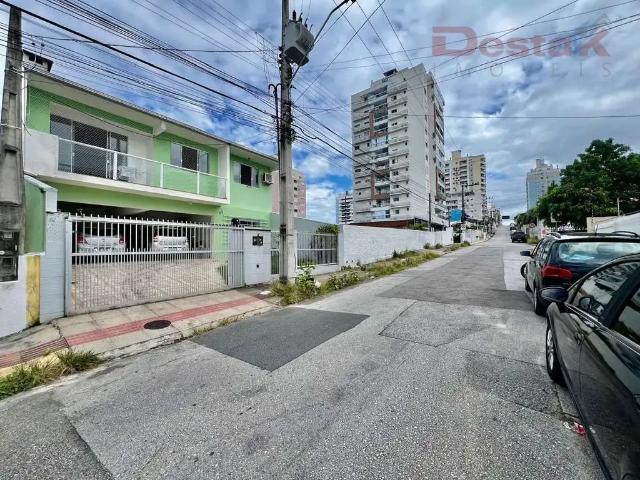 Casa / Sobrado para Venda em São José/SC Barreiros 6 Quartos