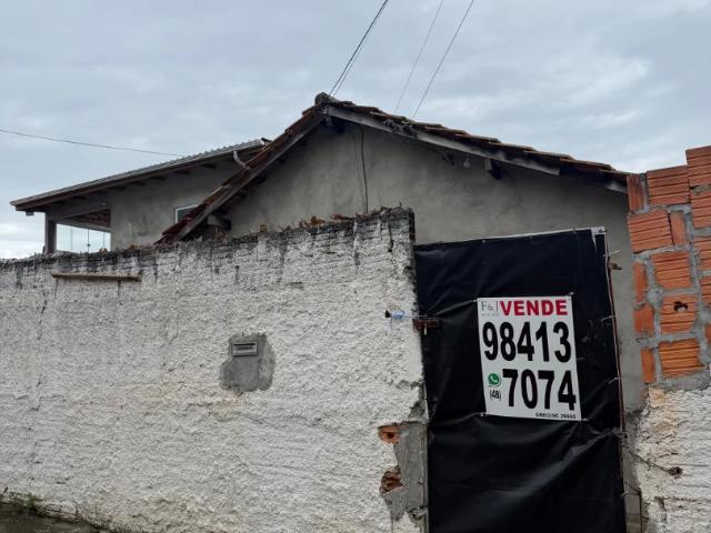 Casa / Sobrado para Venda em São José/SC Barreiros 2 Quartos