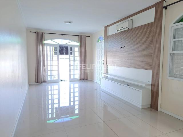 Casa / Sobrado para Venda em São José/SC Barreiros 2 Quartos