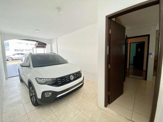 Casa / Sobrado para Venda em São José/SC Barreiros 3 Quartos
