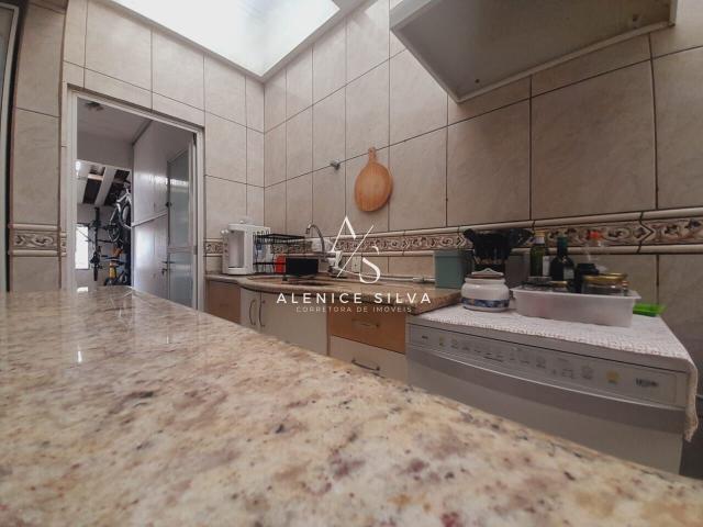 Casa / Sobrado para Venda em São José/SC Barreiros 3 Quartos
