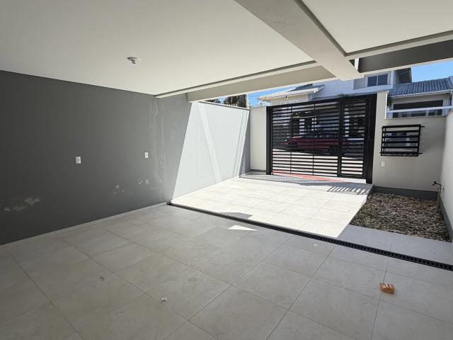 Casa / Sobrado para Venda em São José/SC Barreiros 3 Quartos