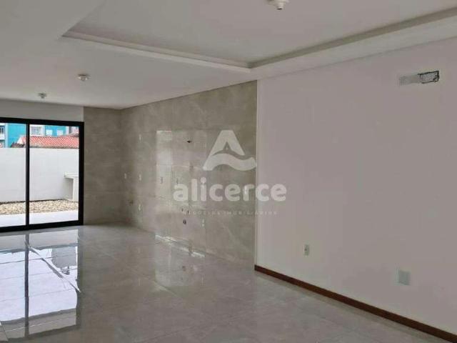 Casa / Sobrado para Venda em São José/SC Barreiros 3 Quartos
