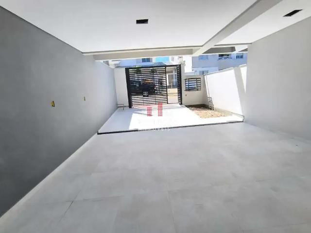 Casa / Sobrado para Venda em São José/SC Barreiros 3 Quartos