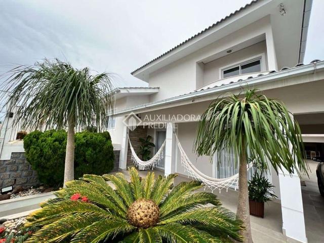 Casa / Sobrado para Venda em São José/SC Barreiros 3 Quartos