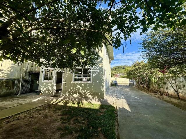 Casa / Sobrado para Venda em São José/SC Fazenda Santo Antônio 4 Quartos