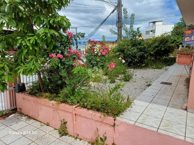 Casa / Sobrado para Venda em São José/SC Fazenda Santo Antônio 4 Quartos