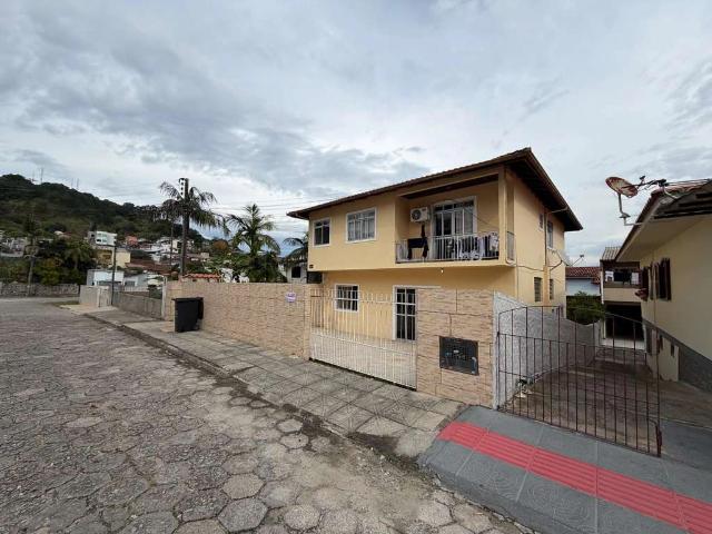 Casa / Sobrado para Venda em São José/SC Fazenda Santo Antônio 5 Quartos