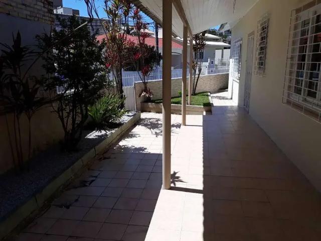 Casa / Sobrado para Venda em São José/SC Forquilhinha 4 Quartos