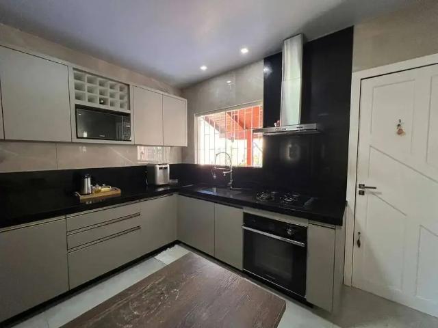 Casa / Sobrado para Venda em São José/SC Forquilhinha 3 Quartos