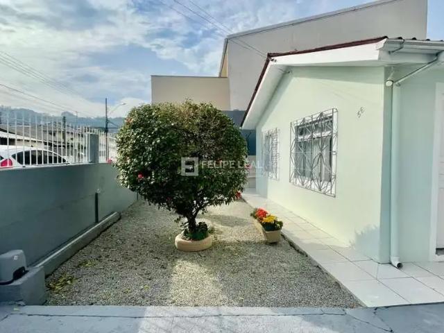 Casa / Sobrado para Venda em São José/SC Forquilhinhas 3 Quartos