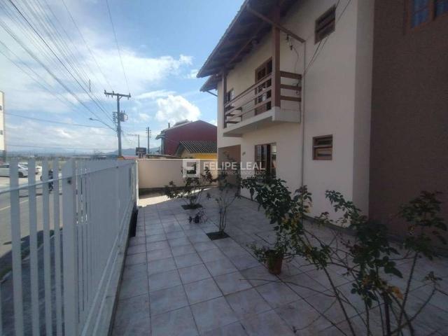 Casa / Sobrado para Venda em São José/SC Forquilhinhas 4 Quartos