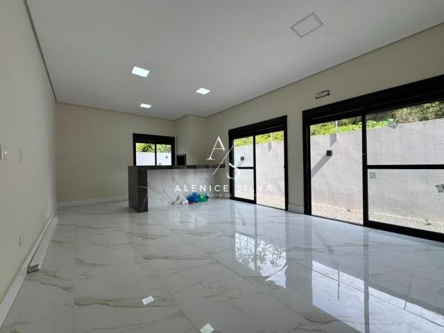 Casa / Sobrado para Venda em São José/SC Ipiranga 3 Quartos