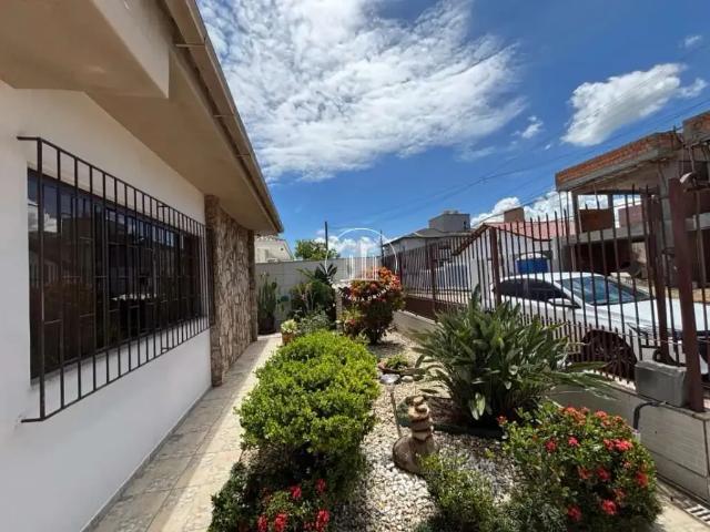 Casa / Sobrado para Venda em São José/SC Ipiranga 3 Quartos