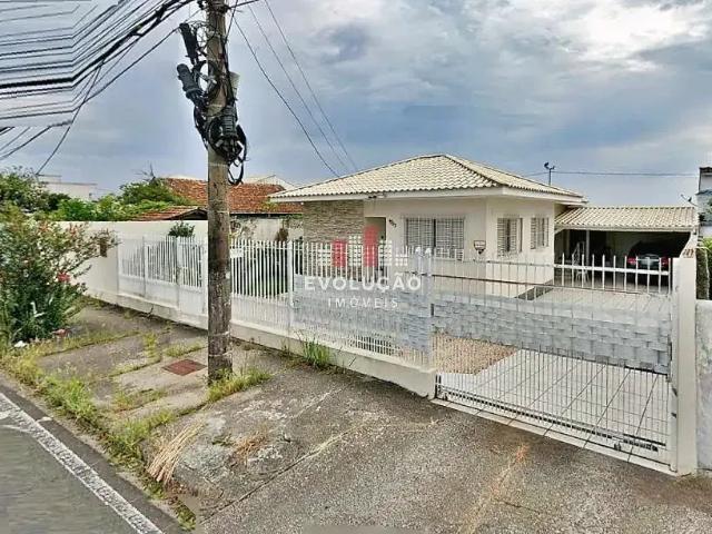 Casa / Sobrado para Venda em São José/SC Jardim Santiago 3 Quartos