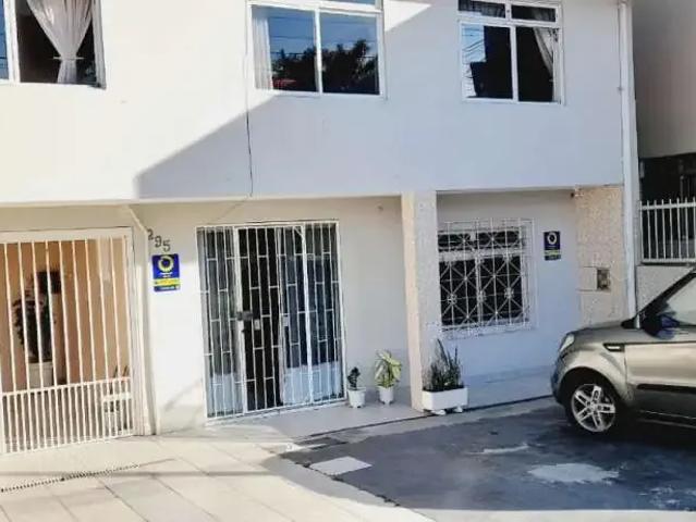 Casa / Sobrado para Venda em São José/SC Kobrasol 5 Quartos