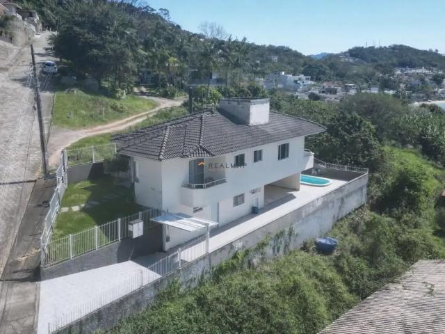 Casa / Sobrado para Venda em São José/SC Ponta de Baixo 3 Quartos