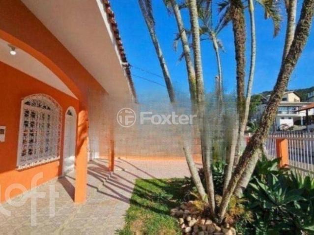 Casa / Sobrado para Venda em São José/SC Ponta de Baixo 3 Quartos