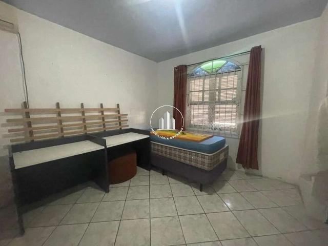 Casa / Sobrado para Venda em São José/SC Ponta de Baixo 4 Quartos