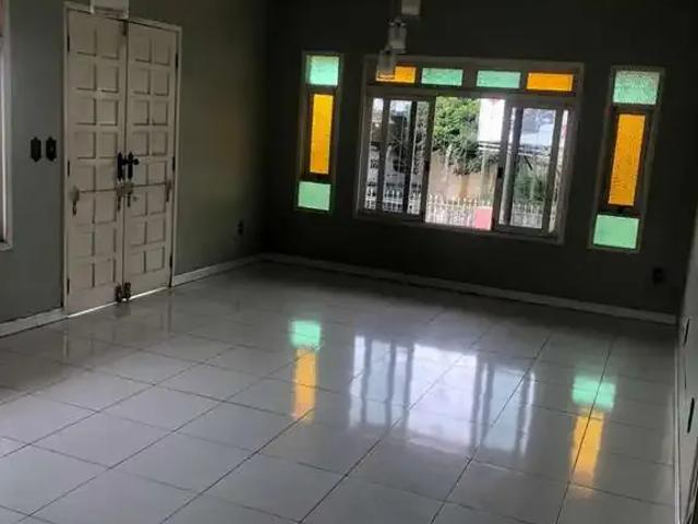 Casa / Sobrado para Venda em São José/SC Ponta de Baixo 4 Quartos