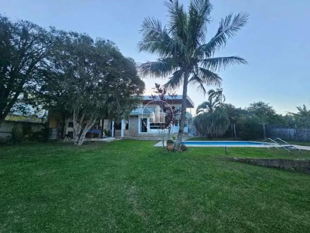 Casa / Sobrado para Venda em São José/SC Ponta de Baixo 4 Quartos