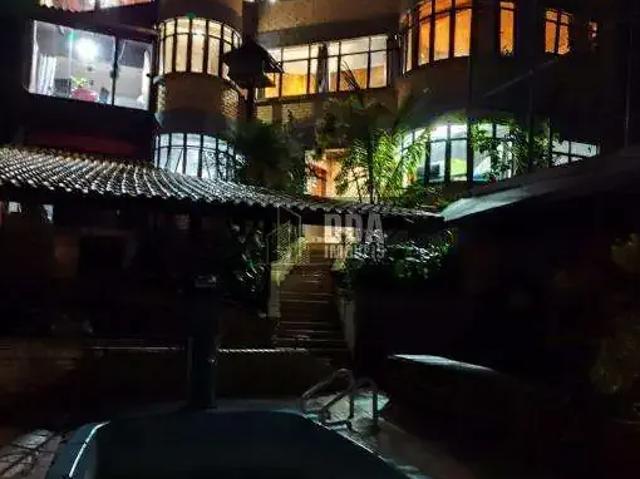 Casa / Sobrado para Venda em São José/SC Ponta de Baixo 4 Quartos