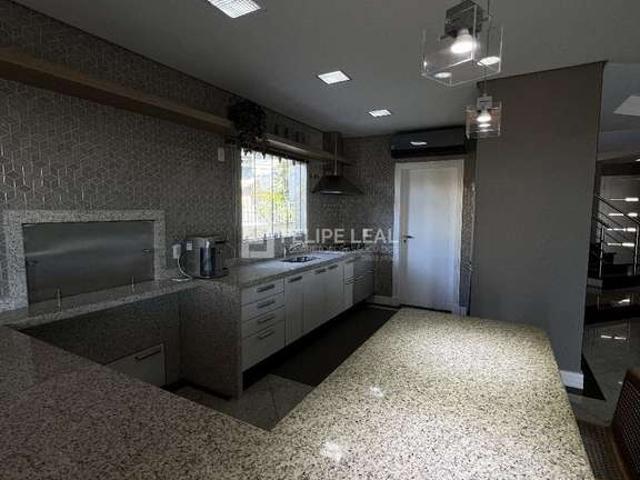 Casa / Sobrado para Venda em São José/SC Ponta de Baixo 4 Quartos