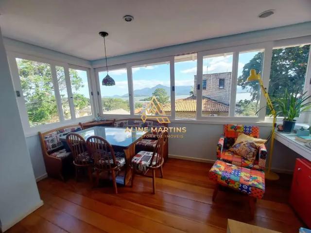 Casa / Sobrado para Venda em São José/SC Ponta de Baixo 4 Quartos