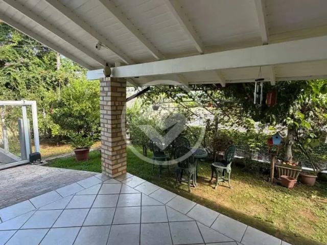 Casa / Sobrado para Venda em São José/SC Ponta de Baixo 4 Quartos