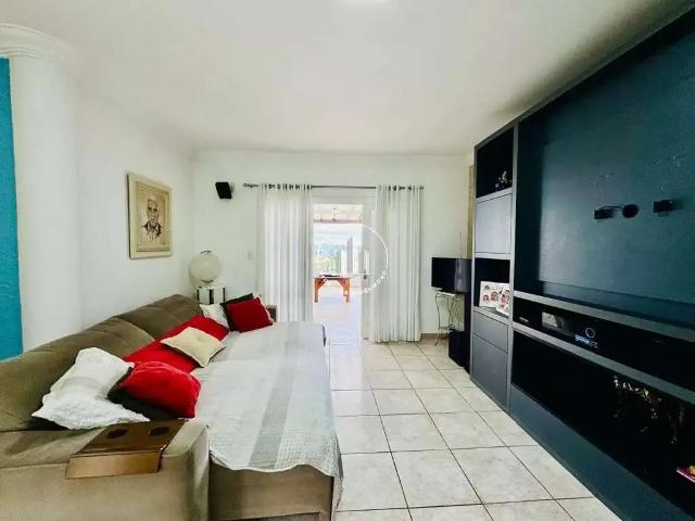 Casa / Sobrado para Venda em São José/SC Ponta de Baixo 5 Quartos