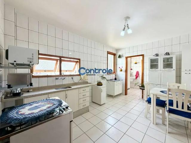 Casa / Sobrado para Venda em São José/SC Ponta de Baixo 6 Quartos