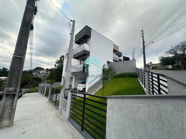 Casa / Sobrado para Venda em São José/SC Potecas 3 Quartos