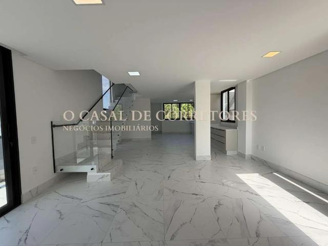 Casa / Sobrado para Venda em São José/SC Potecas 3 Quartos