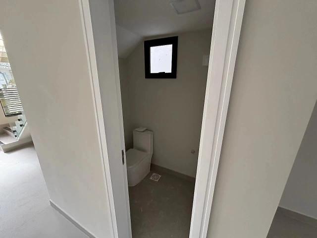 Casa / Sobrado para Venda em São José/SC Potecas 3 Quartos