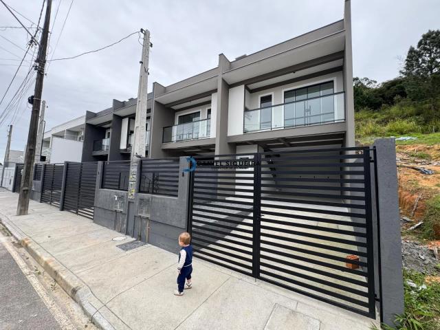 Casa / Sobrado para Venda em São José/SC Potecas 3 Quartos