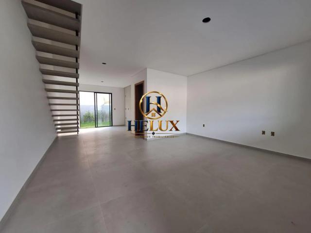 Casa / Sobrado para Venda em São José/SC Potecas 3 Quartos
