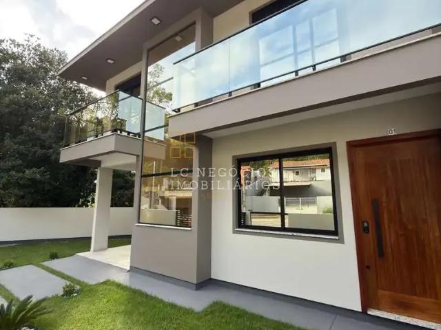 Casa / Sobrado para Venda em São José/SC Potecas 3 Quartos
