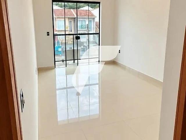 Casa / Sobrado para Venda em São José/SC Potecas 2 Quartos