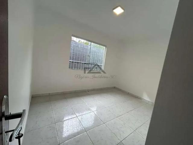 Casa / Sobrado para Venda em São José/SC Potecas 2 Quartos