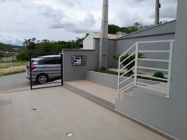 Casa / Sobrado para Venda em São José/SC Potecas 2 Quartos