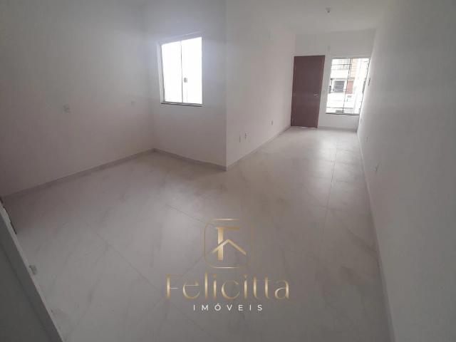 Casa / Sobrado para Venda em São José/SC Potecas 2 Quartos
