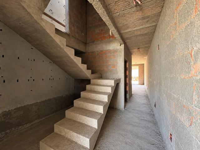Casa / Sobrado para Venda em São José/SC Potecas 4 Quartos