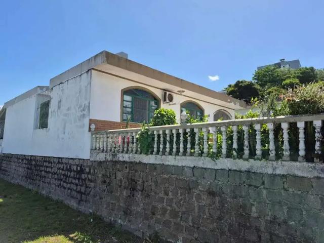 Casa / Sobrado para Venda em São José/SC Praia Comprida